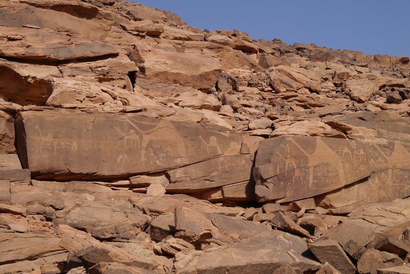 Höhlenzeichnungen bei Al-Shuwaymis/​Provinz Hail. – Bild: 3sat