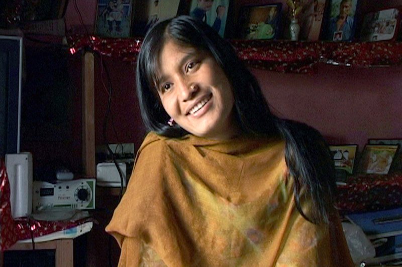 Die junge Hema lebt in beinahe 4.000 Meter Höhe in dem kleinen Dorf Sking, das zu den abgelegensten in der Himalaya-Region Zanskar in Nordindien gehört. – Bild: ARTE France
