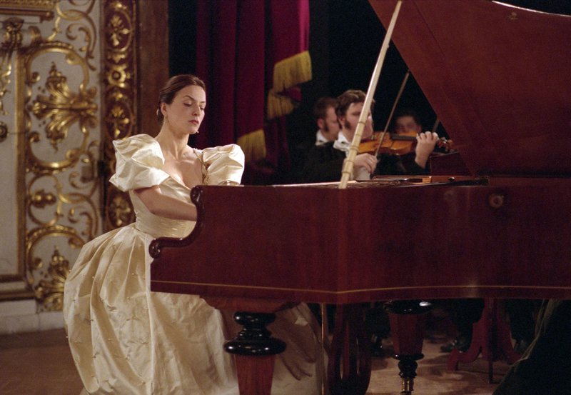 Die talentierte Pianistin Clara Schumann (Martina Gedeck). – Bild: BR/​ARD Degeto