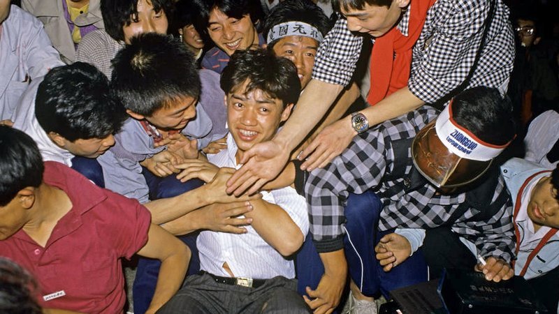 Der Student Wu’er Kaixi war einer der Wortführer der Studentenrevolte. – Bild: ZDF und Illegetime Defense Production.
