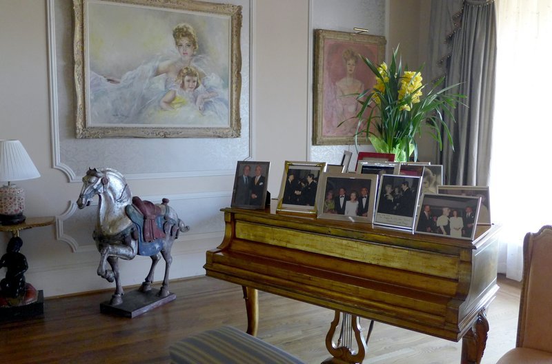 Impressionen aus der Gabor-Villa – Bild: RBB/SWR / © Lona media Impressionen aus der Gabor-Villa – Bild: RBB/SWR / © Lona media