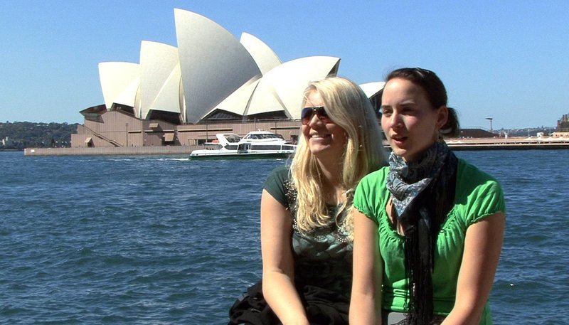 Sabrina und Anika in Sydney. – Bild: HR/NDR/Klitzing/freeeye Sabrina und Anika in Sydney. – Bild: HR/NDR/Klitzing/freeeye
