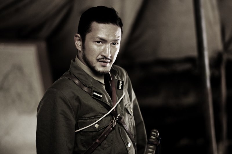 Die Strategie des neuen Generals entspricht nicht Lieutenant Itos (Shido Nakamura) Geschmack … – Bild: Warner Bros. Lizenzbild frei