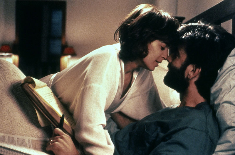 Noch sind Claire (Annabella Sciorra) und Michael (Matt McCoy) glücklich. – Bild: ZDF und ZDF Noch sind Claire (Annabella Sciorra) und Michael (Matt McCoy) glücklich. – Bild: ZDF und ZDF