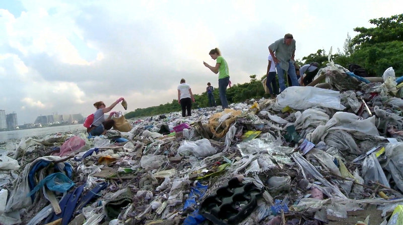 Der Plastik-Fluch – Bild: phoenix/​ZDF/​Spiegel TV