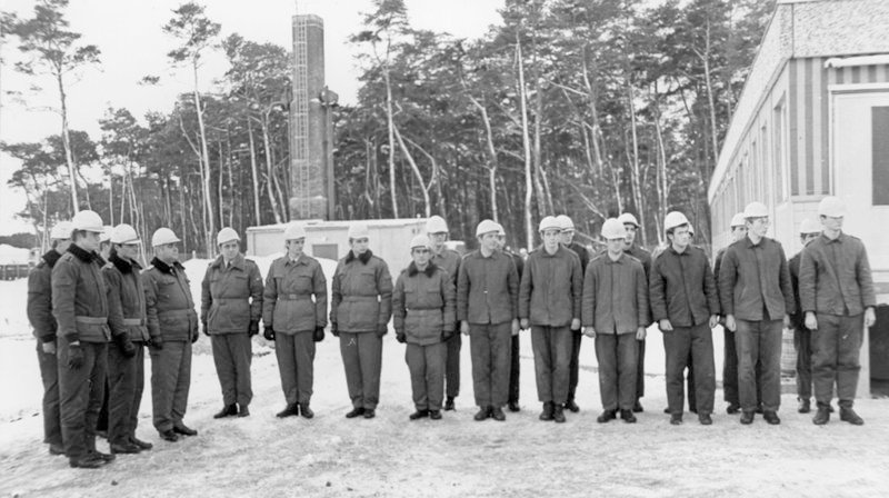 Bausoldaten auf Rügen, im Jahre 1986. – Bild: NDR/​Stefan Wolter
