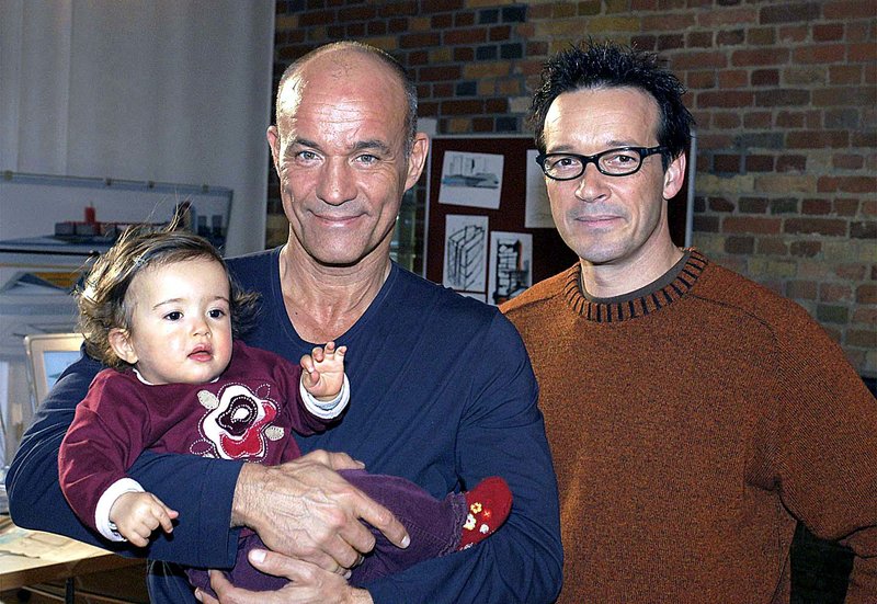 Zwei Männer und ein Baby – Bild: DMB /​ Credit: ARD Degeto/​Katrin Knoke, Source: DEGETO FILM,