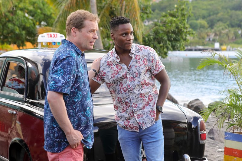 Death In Paradise Saison 8 France 2 Death in Paradise S08E06: Geheimnisvolle Tiefen – Teil 2 (Episode 6
