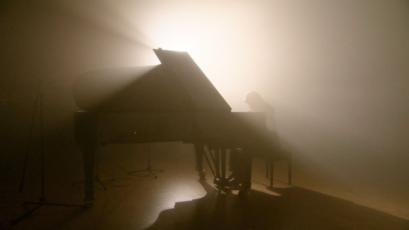 Lev Vinocour spielt. – Bild: ORF