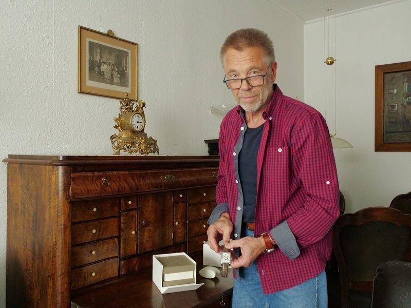 Martin Langer ? kaufte eine teure Uhr und tappte in die Umtauschfalle. – Bild: ZDF und Julia Matyschick. Martin Langer ? kaufte eine teure Uhr und tappte in die Umtauschfalle. – Bild: ZDF und Julia Matyschick.