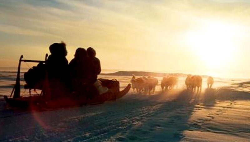 Polarexpeditionstraining in Iqaluit in Nordkanada: Die Teilnehmer sind verrückt nach Eis und Schnee und wollen sich als Höhepunkt in einer sechstägigen Expedition allein in der menschenleeren Region durchschlagen. – Bild: BR/SWR/NorthWinds Polarexpeditionstraining in Iqaluit in Nordkanada: Die Teilnehmer sind verrückt nach Eis und Schnee und wollen sich als Höhepunkt in einer sechstägigen Expedition allein in der menschenleeren Region durchschlagen. – Bild: BR/SWR/NorthWinds