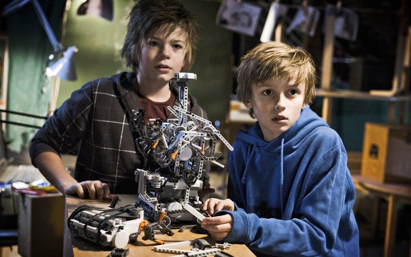 Zoomer - Kleine Spione - Große Geheimnisse – Bild: MDR/​Henrik Ohsten