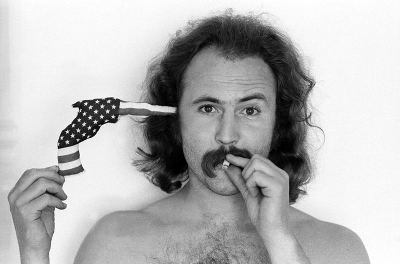 Die Dokumentation zeichnet das Leben und die Kreativität der Musikikone David Crosby nach. Crosby ist ein US-amerikanischer Gitarrist, Sänger und Songwriter, war Gründungsmitglied der Byrds und von Crosby, Stills and Nash (and Young). – Bild: ZDF /​ © Henry Diltz