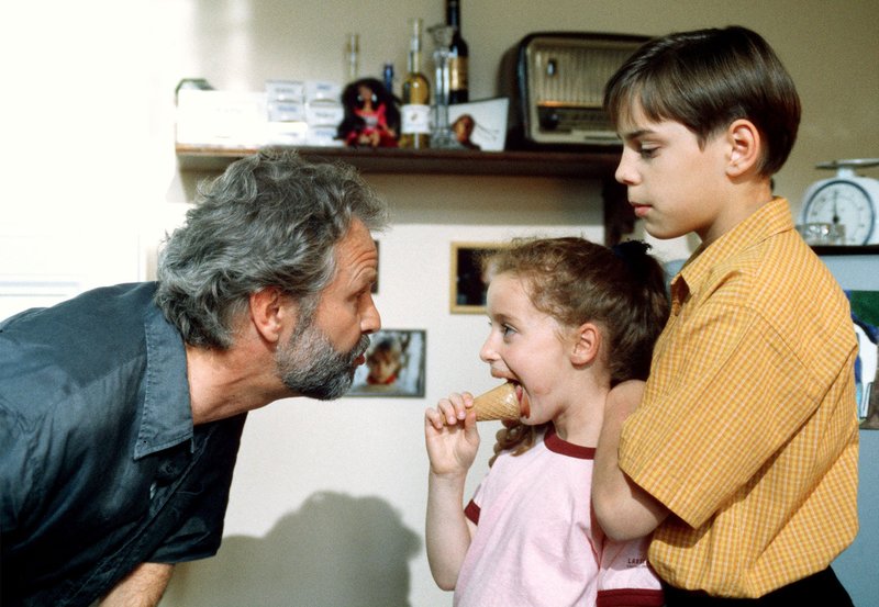 Wie buchstabiert man Liebe? – Bild: SWR/​Degeto