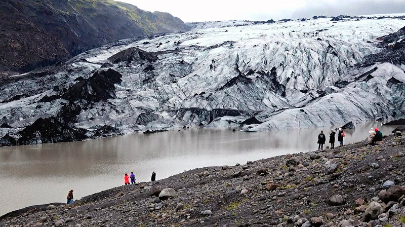 Am Sólheimajökull, einer Gletscherzunge des Mýrdalsjökulls im Süden Islands. – Bild: HR/​Gerhard Amm