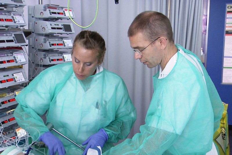 Pflege - Zwischen Frust und Leidenschaft – Bild:  SRF