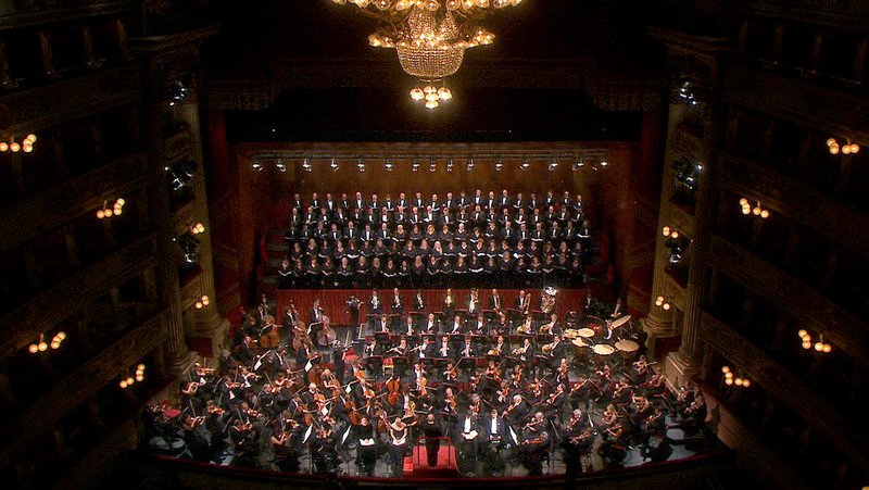 Dirigent Daniel Barenboim und das Orchester der Mailänder Scala interpretieren Verdis „Messa da Requiem“. – Bild: ARTE France /​ © Camera Lucida Productions