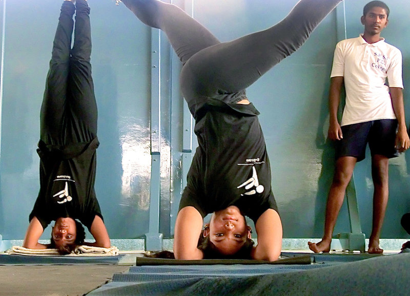 Yoga - Indiens erstaunliche Medizin – Bild: MedienKontor/​Andrea Oster