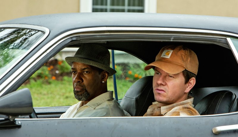 Bobby (Denzel Washington, l.) und Stig (Mark Wahlberg), zwei Undercover-Agenten, sollen den Kopf eines Drogenkartells das Handwerk legen. Die beiden ahnen jedoch nicht, dass der jeweils andere auch undercover ermittelt... – Bild: VOX Bobby (Denzel Washington, l.) und Stig (Mark Wahlberg), zwei Undercover-Agenten, sollen den Kopf eines Drogenkartells das Handwerk legen. Die beiden ahnen jedoch nicht, dass der jeweils andere auch undercover ermittelt... – Bild: VOX