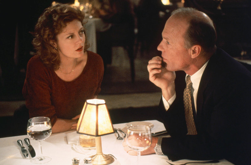 Jackie (Susan Sarandon) und ihr Mann Luke (Ed Harris) – Bild: rbb/ARD Degeto/1998 Global Entertainment Productions Jackie (Susan Sarandon) und ihr Mann Luke (Ed Harris) – Bild: rbb/ARD Degeto/1998 Global Entertainment Productions