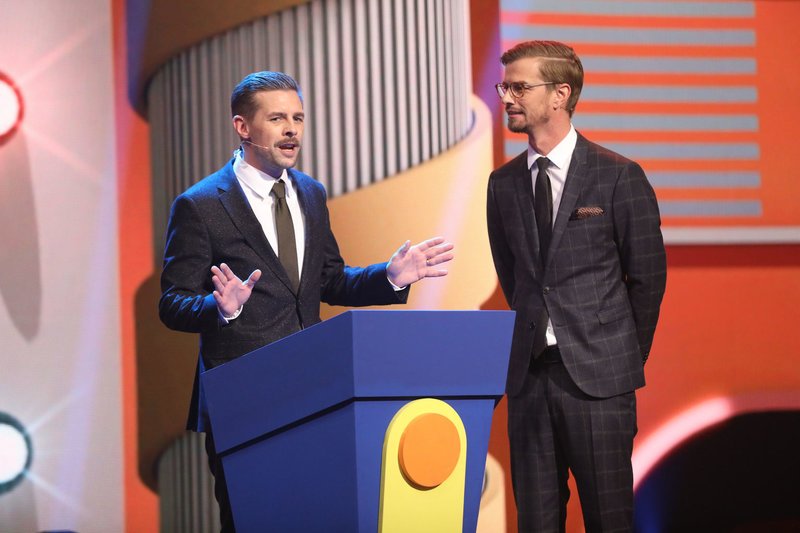 Klaas Heufer-Umlauf (l.); Joko Winterscheidt (r.) – Bild: ProSieben/​Jens Hartmann Eigenproduktionsbild frei