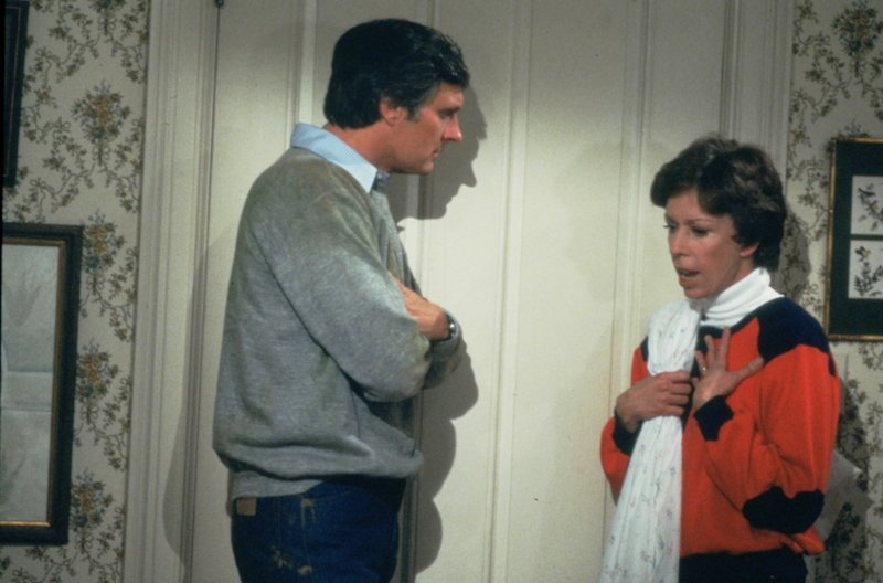 Ihre Ehe kennt Höhen und Tiefen: Jack (Alan Alda, l.) und Kate (Carol Burnett, r.) … – Bild: 1981 Universal City Studios. All Rights Reserved. Lizenzbild frei
