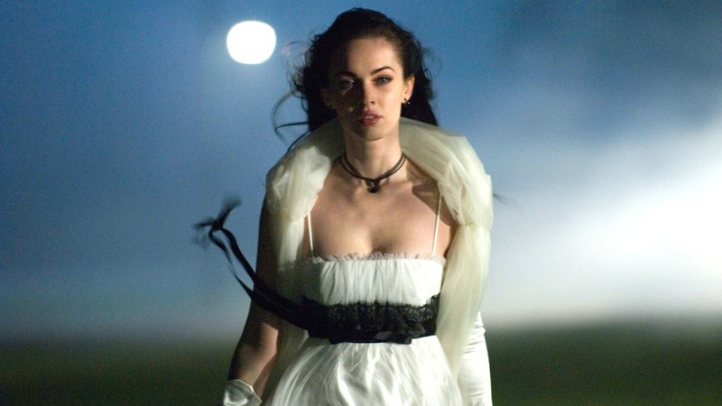 Jennifer (Megan Fox) ist wieder auf der Suche nach Frischfleisch.. – Bild: RTL Zwei Jennifer (Megan Fox) ist wieder auf der Suche nach Frischfleisch.. – Bild: RTL Zwei