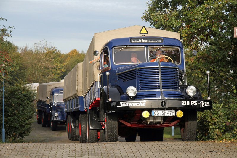 Keine Spur von altem Schrott: Die Nostalgie-Trucks erstrahlen im neuen Glanz. – Bild: N24 Doku