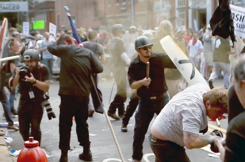Gewalttätige Auseinandersetzungen bei rechtsextremer Demonstration in Charlottesville – Bild: ZDF
