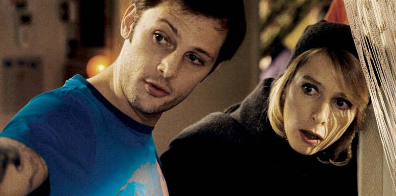 Auf Lucas? (Nicholas Duvauchelle) Geburtstagsfeier erblickt Claire (Karin Viard) zum ersten Mal ihre Mutter. – Bild: ARTE France Auf Lucas? (Nicholas Duvauchelle) Geburtstagsfeier erblickt Claire (Karin Viard) zum ersten Mal ihre Mutter. – Bild: ARTE France