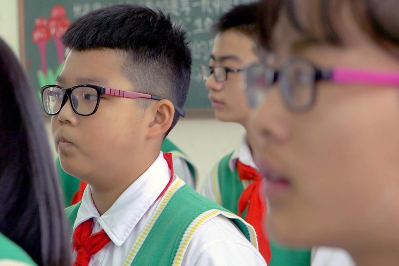 Vor allem in Asien ist Kurzsichtigkeit allgegenwärtig: Rund 95 Prozent aller Jugendlichen und jungen Erwachsenen sind kurzsichtig. – Bild: ARTE France /​ © Scientifilms