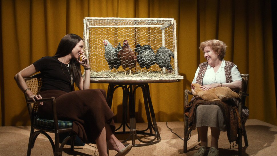 Christine Rebecca Hall als Christine, Theresa O’Shea als Miss Maisie SRF / Universal Pictures – Bild: SRF1