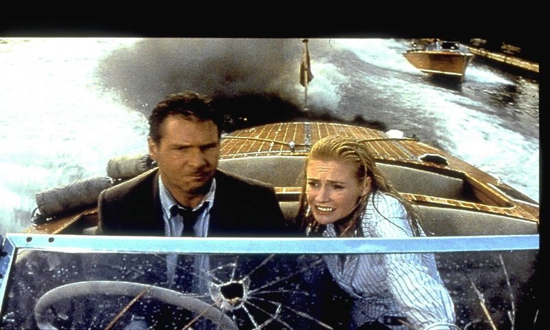 Elsa Schneider (Alison Doody, re.) und Indy (Harrison Ford, li.) flüchten per Boot vor den skrupellosen Nazis … – Bild: BILDNAME:7062h.jpg, ProSieben Media AG