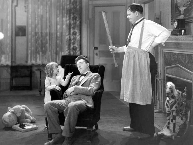 Jacquie Lyn, Stan Laurel, Oliver Hardy. – Bild: ORF/​Beta Film