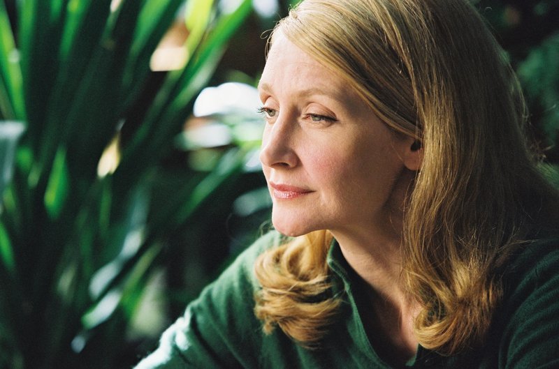Ms. Traverse (Patricia Clarkson). – Bild: TV 4 – tylko do wykorzystania w celu promocji ramówki stacji TV 4 Ms. Traverse (Patricia Clarkson). – Bild: TV 4 – tylko do wykorzystania w celu promocji ramówki stacji TV 4