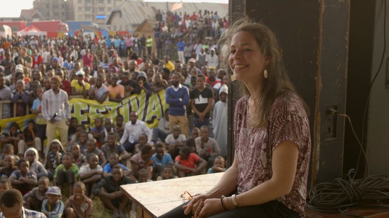 Anne-Laure ist stolz auf ihre Arbeit im Kongo, fernab der großen Hilfsorganisationen. – Bild: ZDF und Daniel Samer.