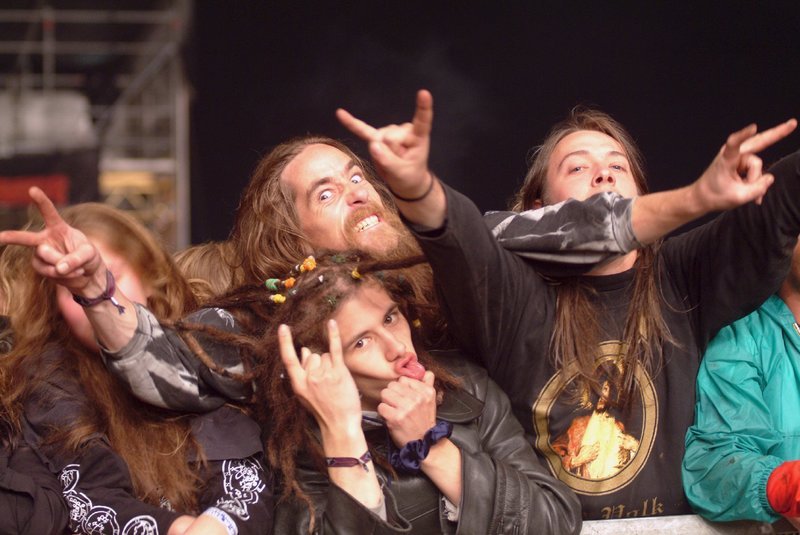 Metal-Fans beim Wacken Open Air. – Bild: ZDF und Marc Gensel