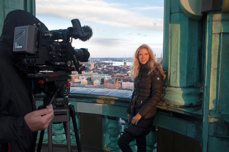 Dreharbeiten mit Liza Marklund in Stockholm. – Bild: ORF