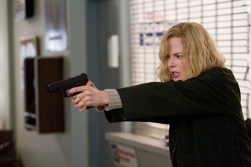 Carol Bennell (Nicole Kidman) kämpft gegen die Müdigkeit und fiese Körperfresser. – Bild: RTL II
