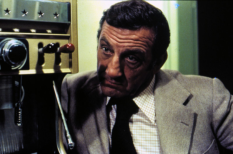 Inspektor Verjeat (Lino Ventura) kämpft unerbittlich gegen den Sumpf von Filz und Korruption in seiner Stadt. – Bild: MvH - ArtDesign / Barum 2005 ; fuer ARTE G.E.I.E. Inspektor Verjeat (Lino Ventura) kämpft unerbittlich gegen den Sumpf von Filz und Korruption in seiner Stadt. – Bild: MvH - ArtDesign / Barum 2005 ; fuer ARTE G.E.I.E.