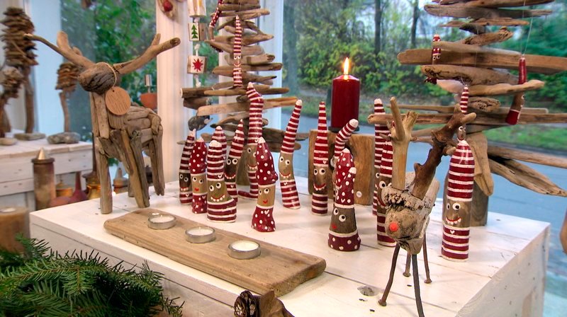 Witzige Wichtel aus Treibholz entstehen in einer Schauwerkstatt in Putbus. – Bild: NDR Witzige Wichtel aus Treibholz entstehen in einer Schauwerkstatt in Putbus. – Bild: NDR