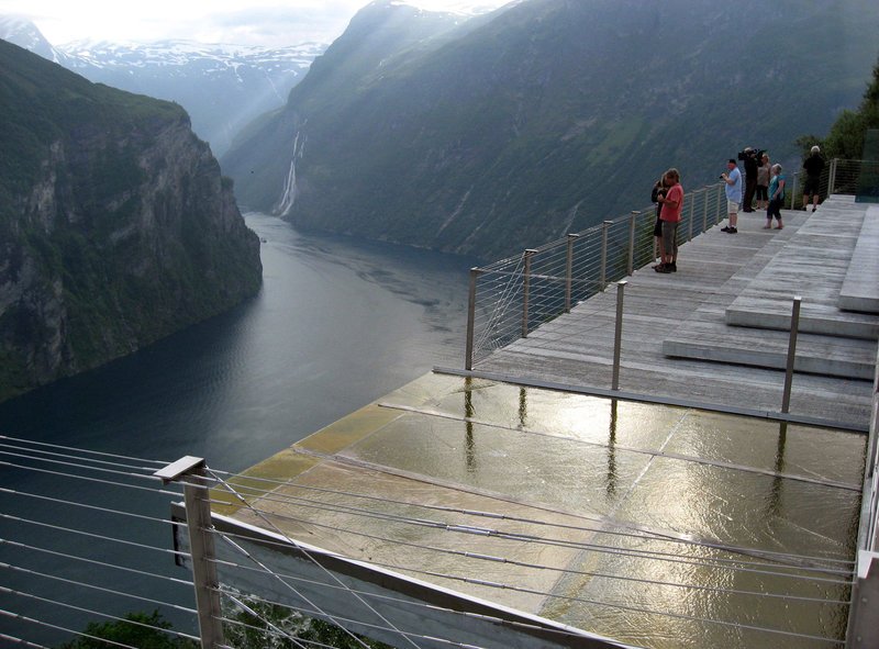 Aussichtspunkt über dem Geirangerfjord. – Bild: ORF