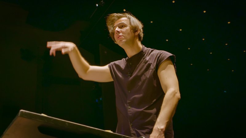 Dirigent Teodor Currentzis dirigiert Beethovens Neunte. – Bild: tagesschau24