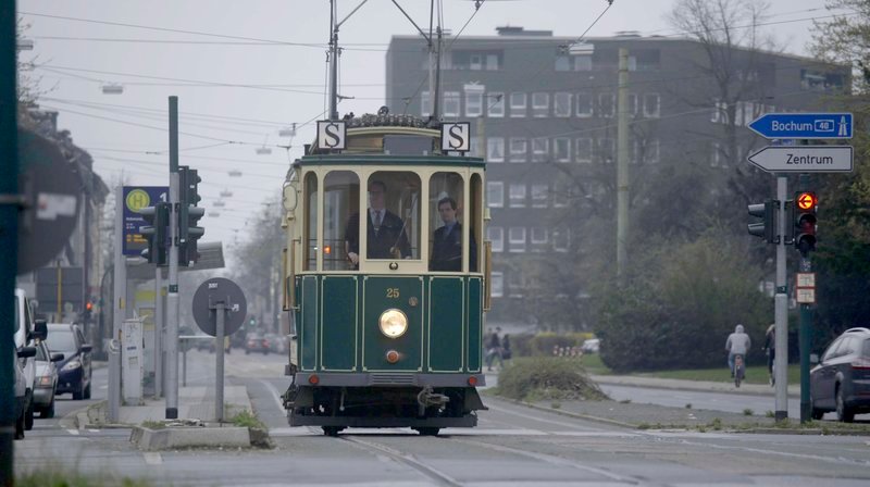 Nützliche Hinterlassenschaften der Industrialisierung: Die Essener Straßenbahn. – Bild: WDR/Story House Productions/Jürgen Rehberg Nützliche Hinterlassenschaften der Industrialisierung: Die Essener Straßenbahn. – Bild: WDR/Story House Productions/Jürgen Rehberg