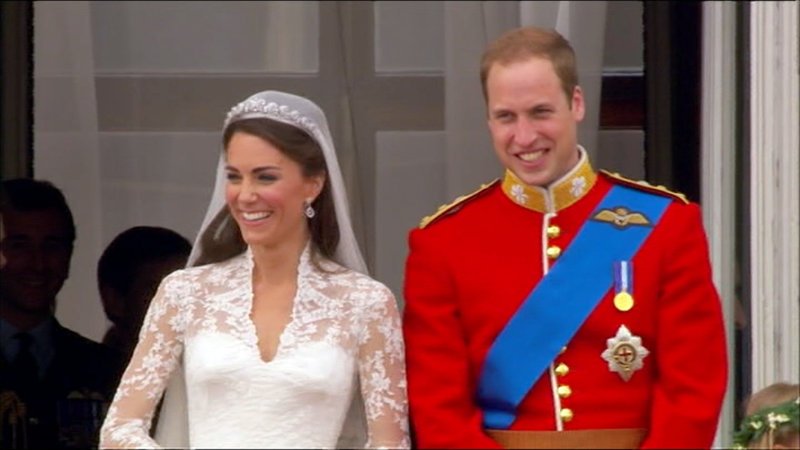 William & Kate nach der Hochzeit. – Bild: ORF