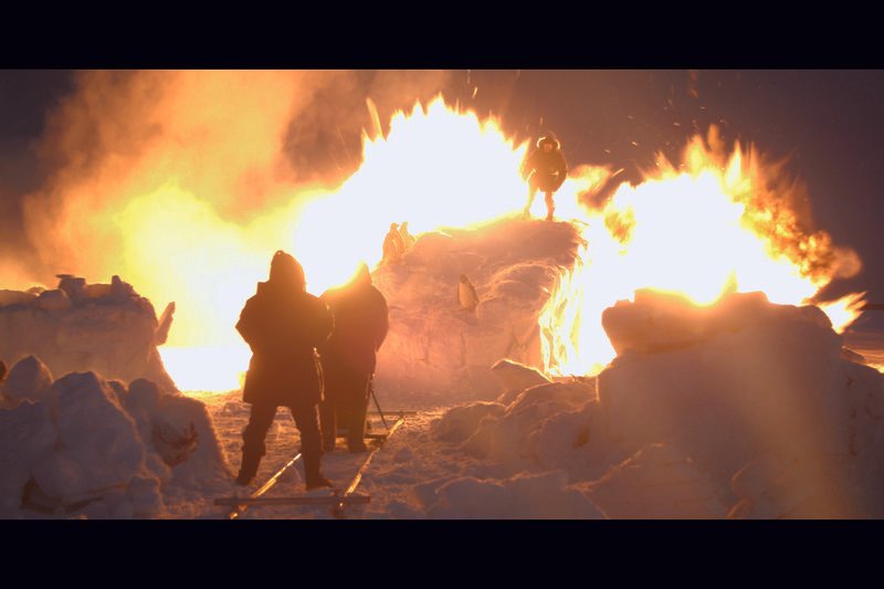 Das explosive Finale von Starychs (Aleksei Guskov) Videokunstprojekt. – Bild: WDR /​ © X Verleih AG