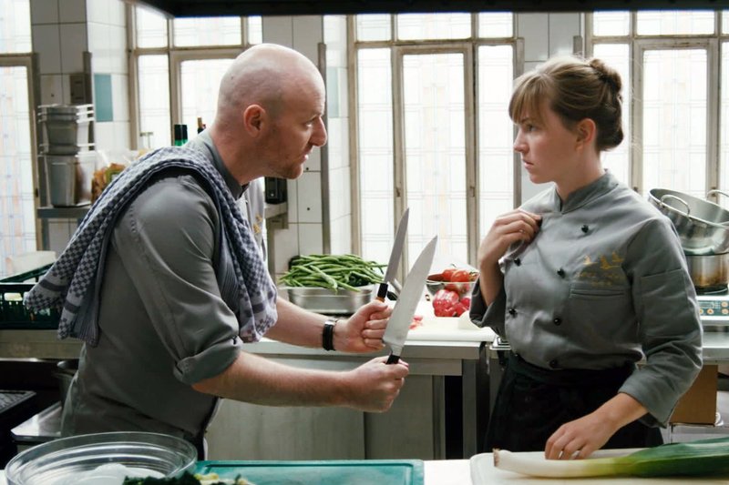 Pommes essen – Bild: WDR/​Dagstar Film – Dagmar Niehage