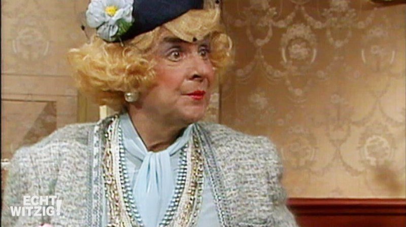 Harald Juhnke als Dame in einem „Harald und Eddi“ Sketch. – Bild: rbb / rbb Presse & Information Harald Juhnke als Dame in einem „Harald und Eddi“ Sketch. – Bild: rbb / rbb Presse & Information