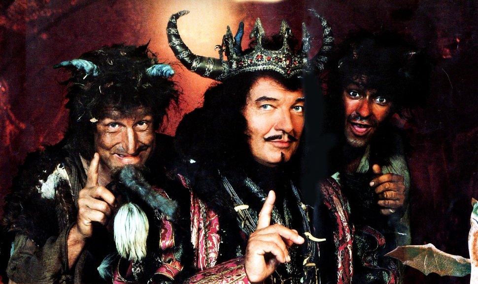 „Teuflisches Glück II“. Im Bild: Karel Gott (mi.). – Bild: ORF / -. Andere Verwendung