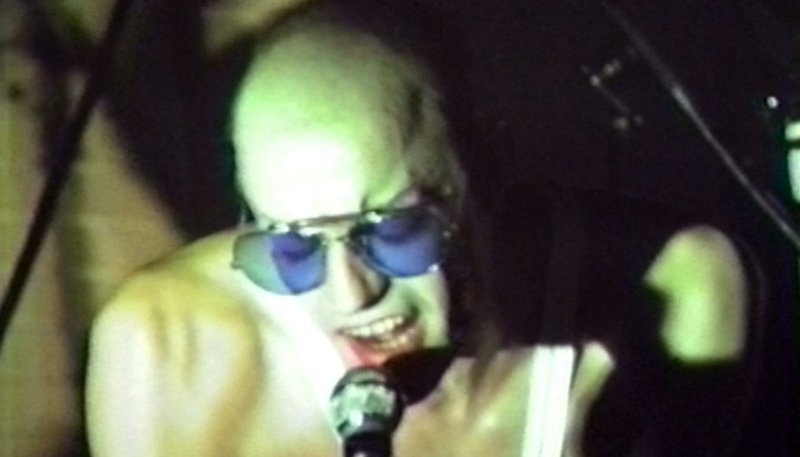 Salomé der Sänger der Band „Geile Tiere“. – Bild: rbb